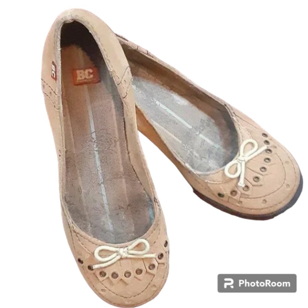 BC Footwear Tan Heels with Cream Bow